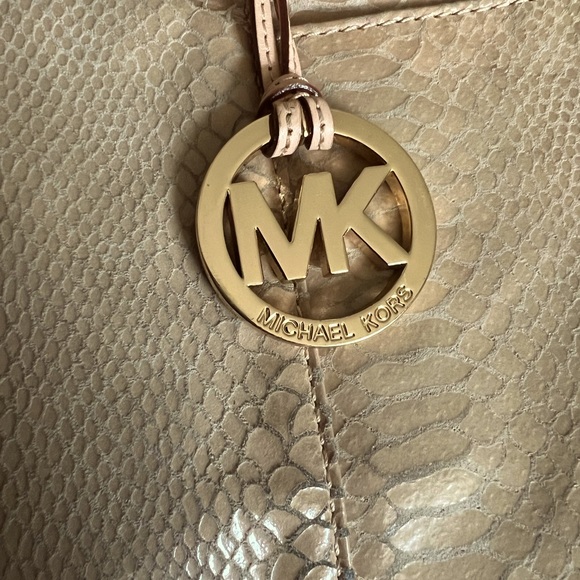 Michael Kors matching Shoulder Bag and matching Wallet - Picture 2 of 9